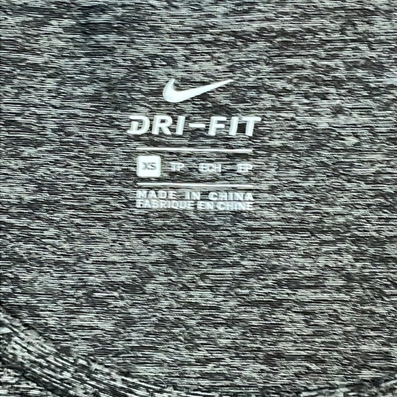 Nike Gray Dir-Fit Scoop‎ Neck Woman’s Shirt Size XS - Picture 3 of 6